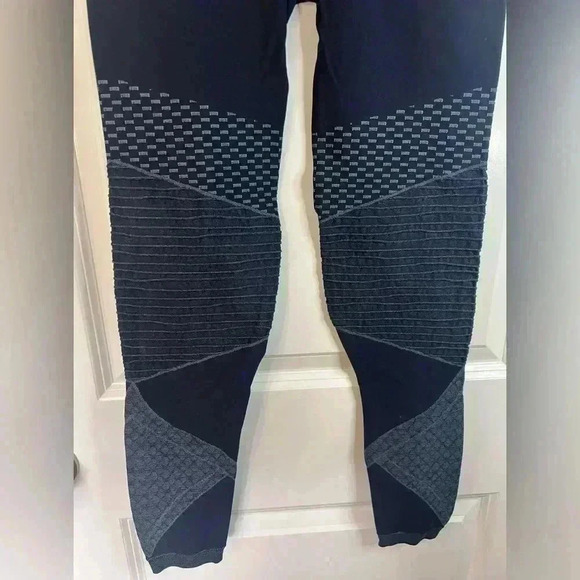 Spanx Women’s Navy Look At Me Moto High-Rise Compression Leggings - Size Large - Picture 2 of 5